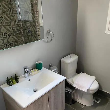 Theo Apartment *